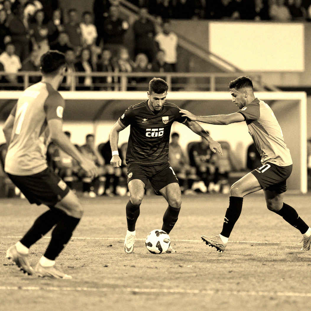Persib mất sân nhà trước derby: khi lịch bảo dưỡng mặt cỏ mạnh hơn lợi thế sân bãi